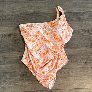Kona Sol women’s one shoulder swim suit size 16W